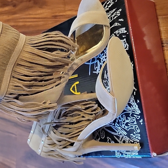 sandalia with high heel beige new - Picture 3 of 3